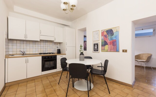 On Via Francesco Crispi Apt 1