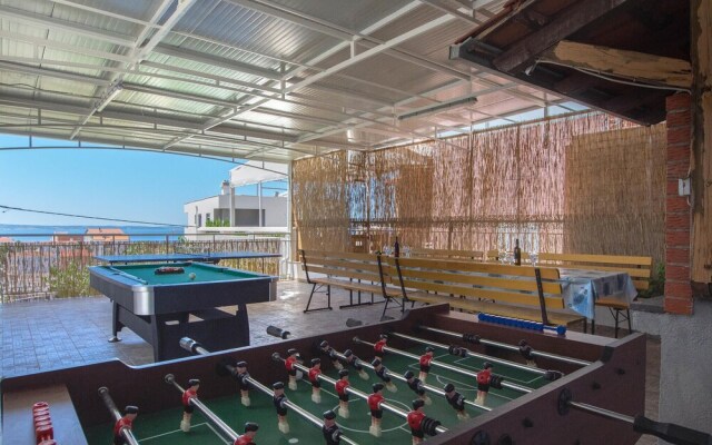 Nice Home in Podstrana With Wifi and 2 Bedrooms