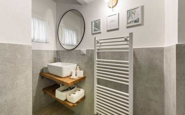 Madame Betta by Mmega