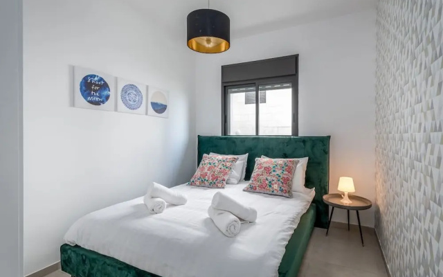 luxury garden apartment heated pool