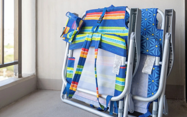 Waikiki Sunset Close to Beach with Parking