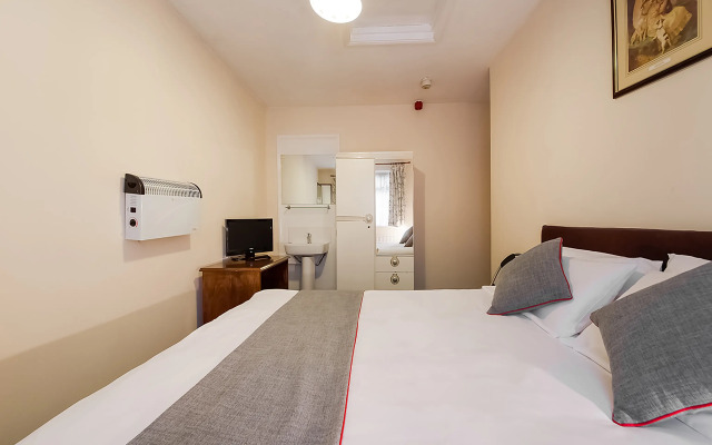 OYO Honeycroft Lodge