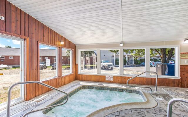 Quality Inn & Suites Gorham Riverside