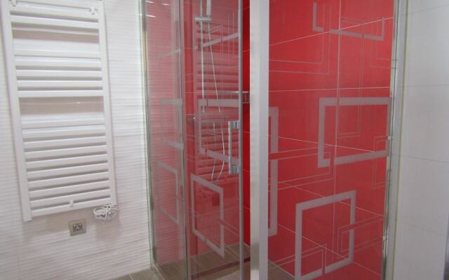 Luxury Villa with pool in a quiet area.