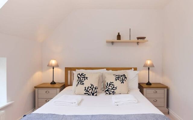 The Bourton-on-the-water Place - Lovely 5bdr House With Parking + Garden
