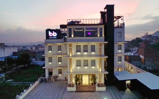 THE COURTYARD - Beyond Bar & Club