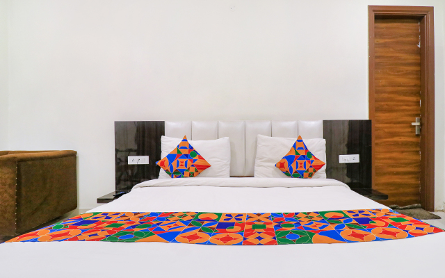 Fabhotel Golden Home