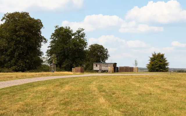 Quercus Redwood - Sleeps 4 - From 375 Per Night
