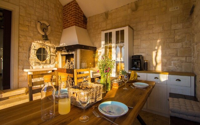 Villa Roza - One Bedroom With Swimming Pool