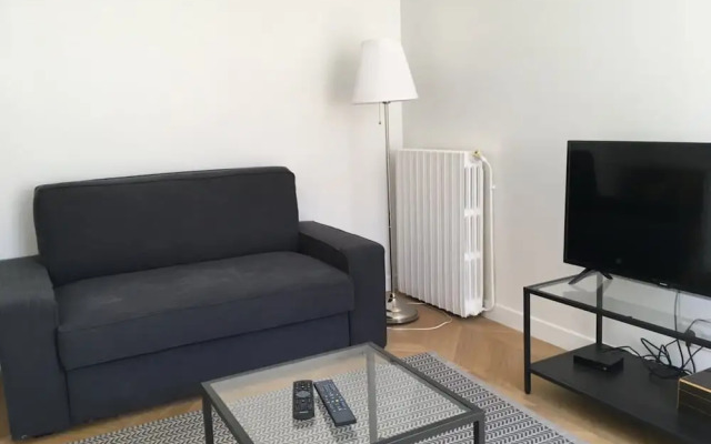 Charming 1 Bedroom Apartment With Balcony