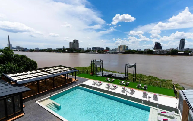 GLOW Bangkok Riverside