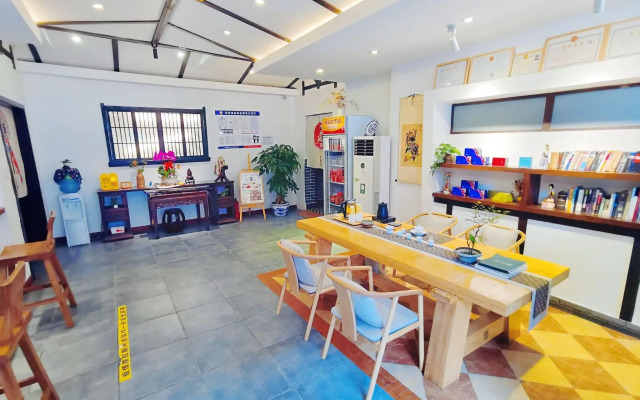 Chengdu Wenjun courtyard Hotel