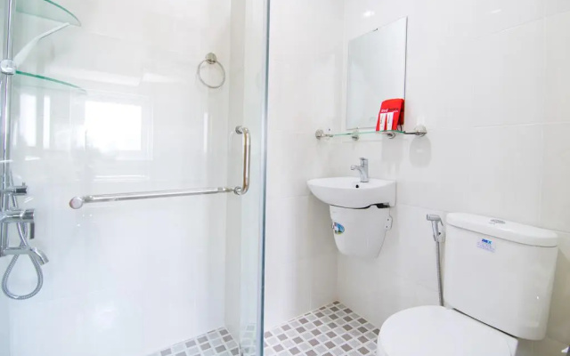 RedDoorz Plus near Nguyen Hue Walking Street