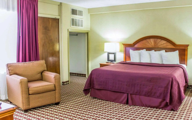 Quality Inn & Suites Fayetteville