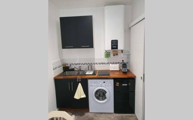 Studio idéalement situé au calme