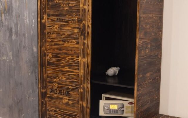 The Kouple by The Vietnam Hostel