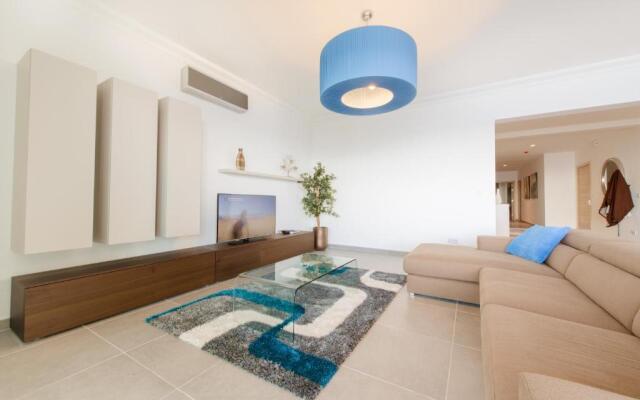 THE Ultimate Luxury, Sliema With Pool