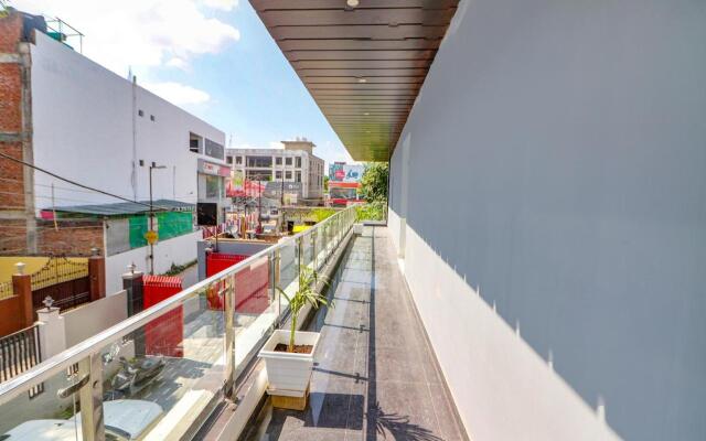 Fabhotel Premium Kashi