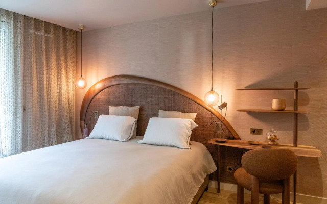 Yndo Hotel