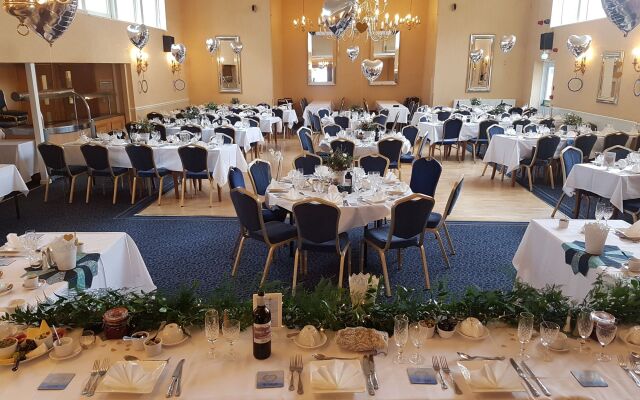 Gwesty'r Marine Hotel & Spa
