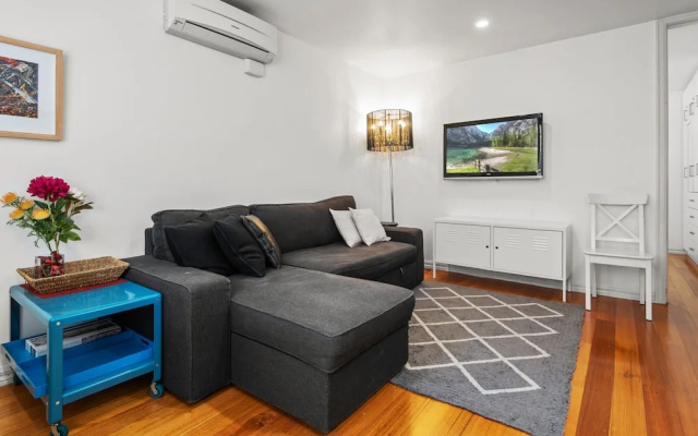 Convenient Apartment in Heart of Carlton – Guest Rooms – Melbourne