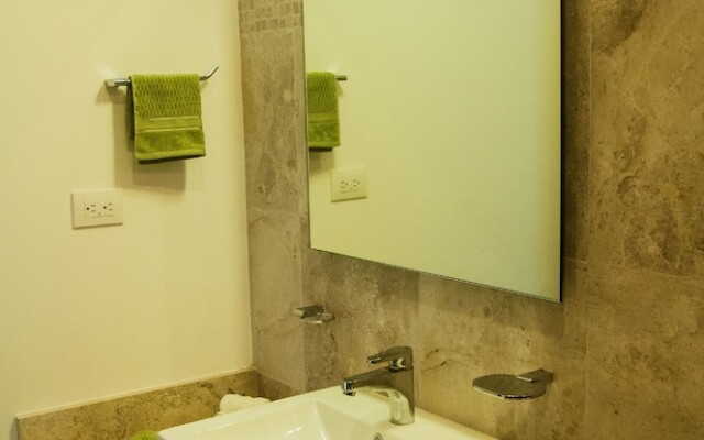 DC 2201 -  2 BEDROOM + NEAR BEACH + STEPS from 5th AV. - Apts