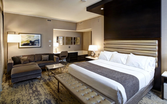 Mystic Lake Casino Hotel