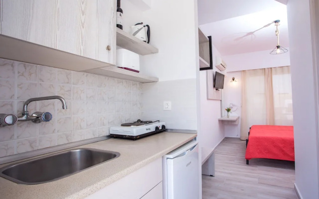 Stay Helios - Aparts & Pool Suites