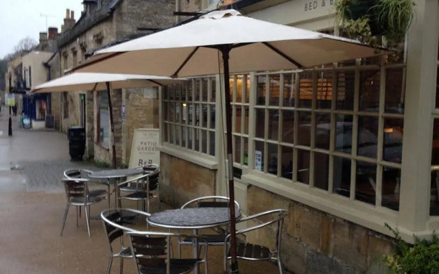 Priory Tearooms Burford With Rooms