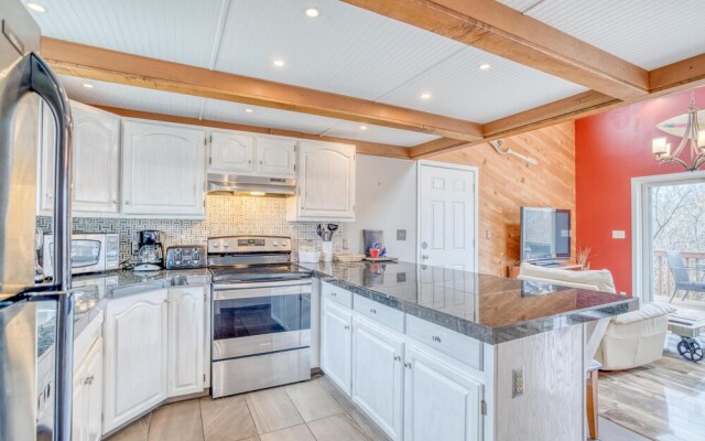 Lakefront Beachhouse