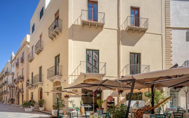 Fiveplace Design Suites Apartments