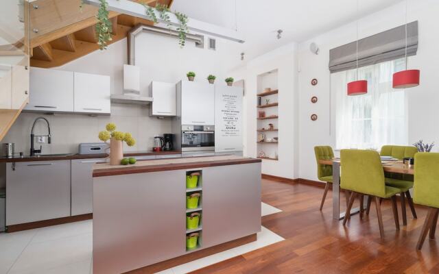 Krakow Two-storey Apartment by Renters