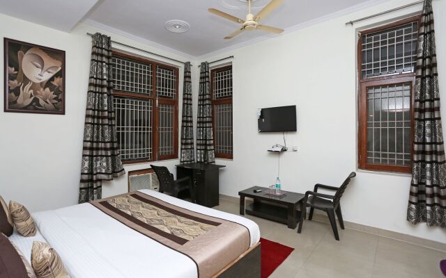 OYO 8910 Celeste Inn