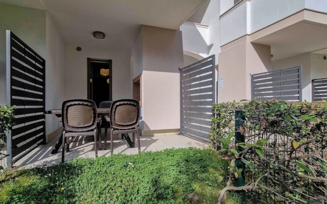 Lovely Apartment With two Fenced Garden