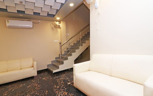 OYO 13579 Hotel Royal Crowne