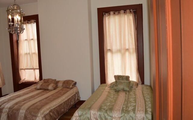 Williamsburg Hostel
