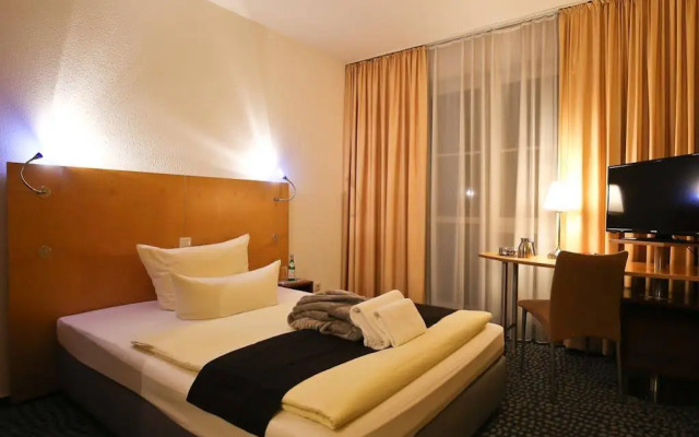 Check Inn Hotel