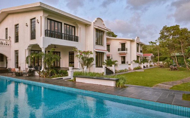 Estate De Frangipani