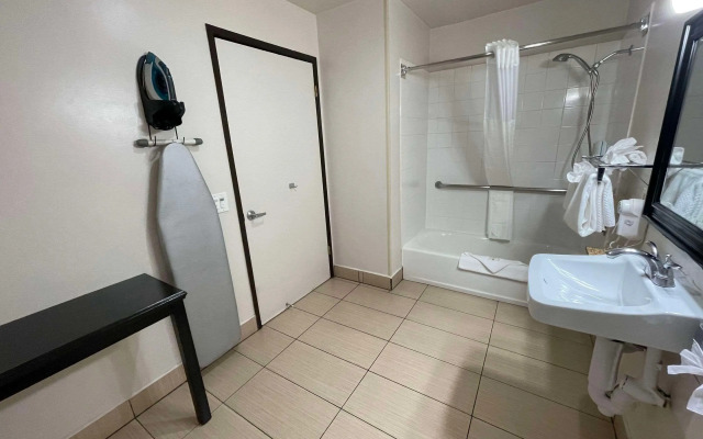 Quality Inn Ontario Airport Convention Center
