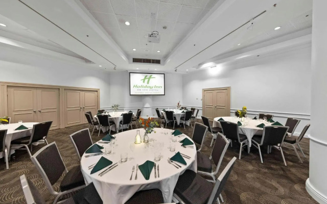 Holiday Inn Sydney Potts Point by IHG