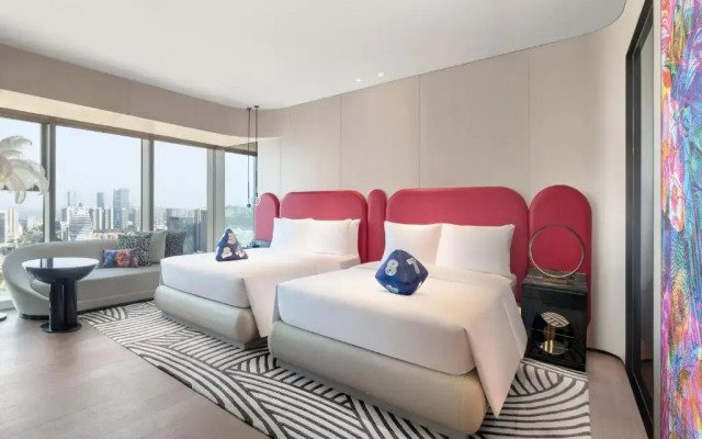 W Xiamen