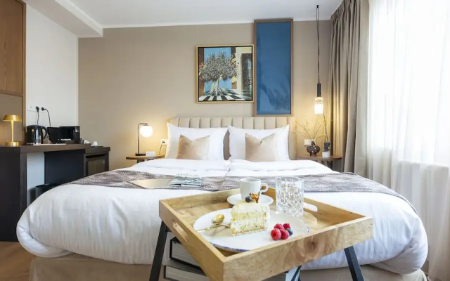 Delphi Hotel & Restaurant