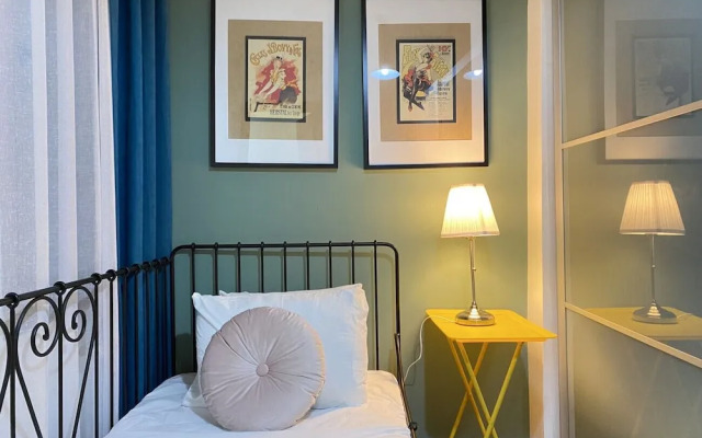 Sleek and Central Flat With Backyard in Sisli