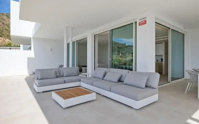 Hillside Flat With Pool in Palo Alto - Ref M49