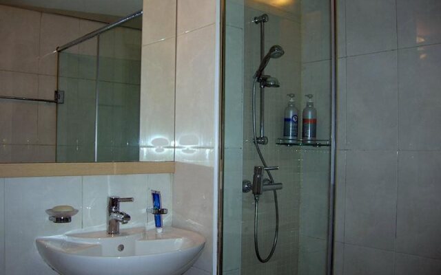 Crown Guesthouse