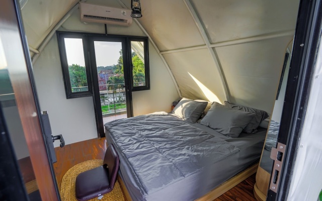 Hebe Hotel Hostel & Hospitality Network – Guest Rooms – Bogor