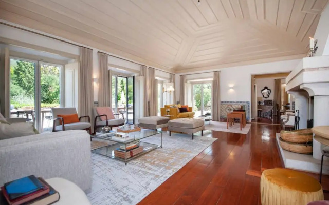 Manor House in Azeit o