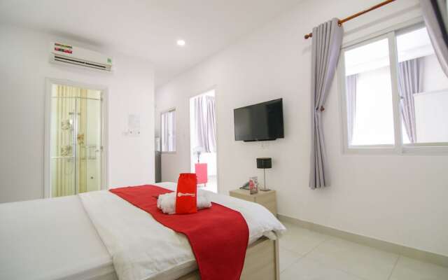 Reddoorz Near Quan Khu 7 Stadium