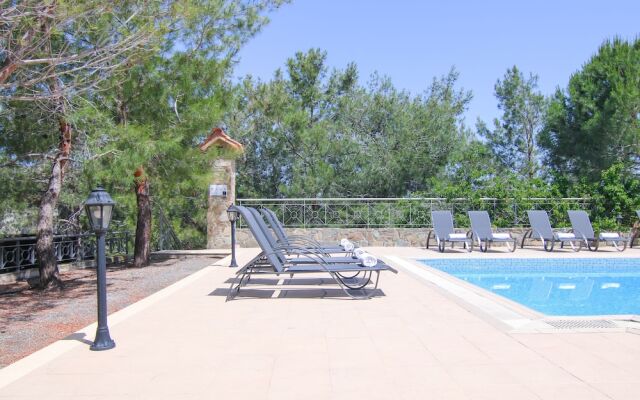 Phaedrus Living Luxury Villa Kathikas