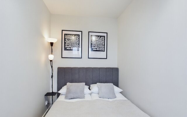 Modern Studio With Wifi by Renters
